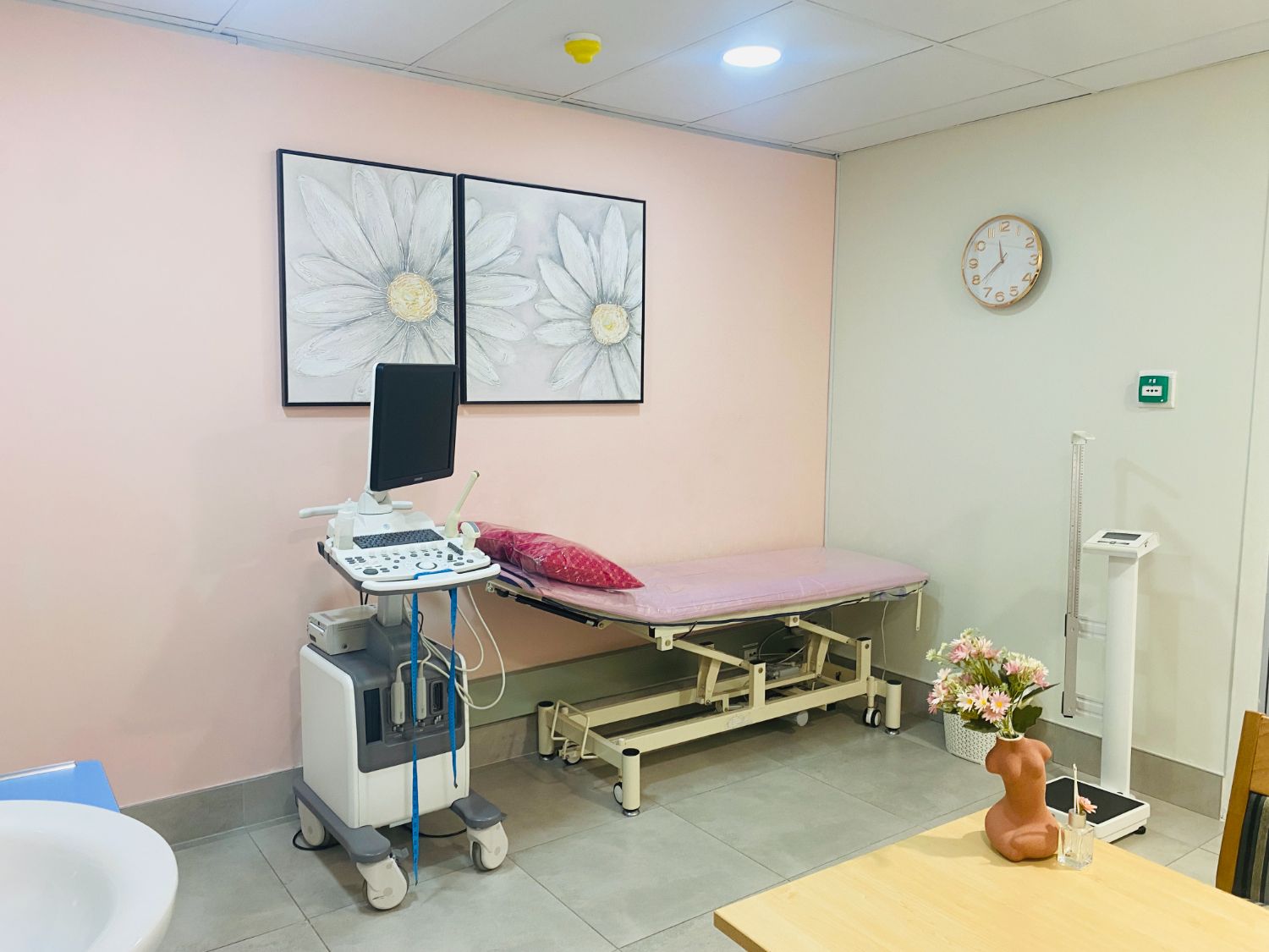 A Network One Health imaging and antenatal room.